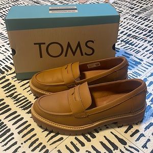 Toms Cara Loafers - tan - size 8